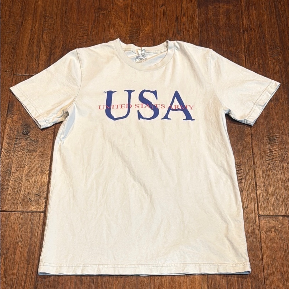 Women’s Medium Usa Graphic Cream T-Shirt